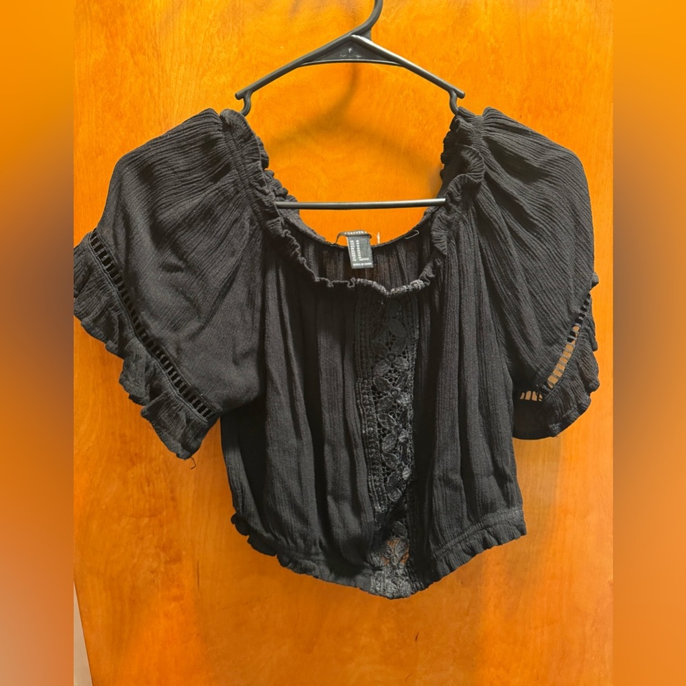 Forever 21 Black Puff Sleeve Crop Blouse
